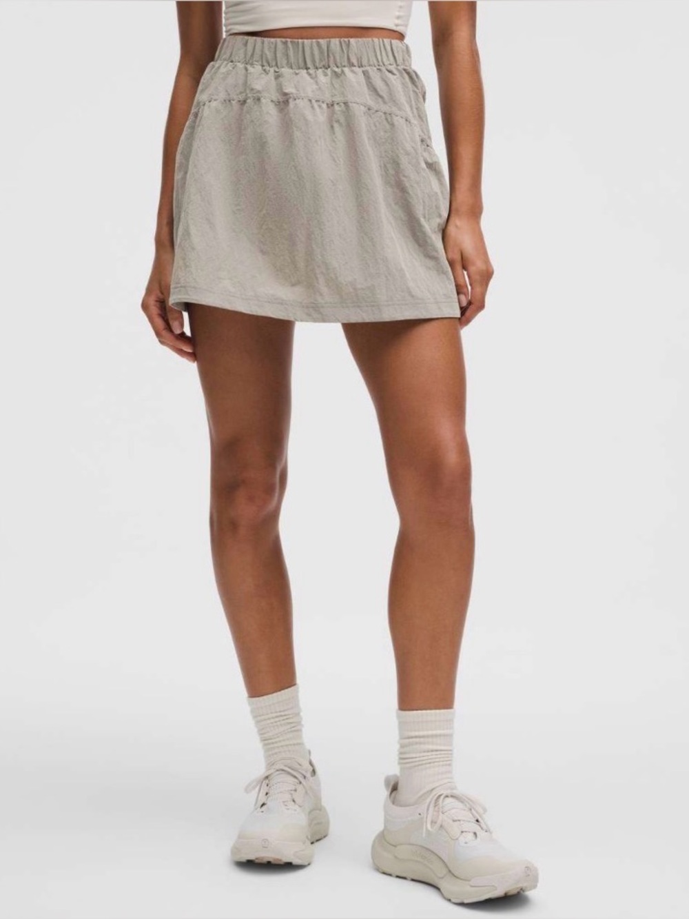 Lululemon Crinkle Nylon High-Rise Mini Skirt
Warm Ash Grey Size XXS